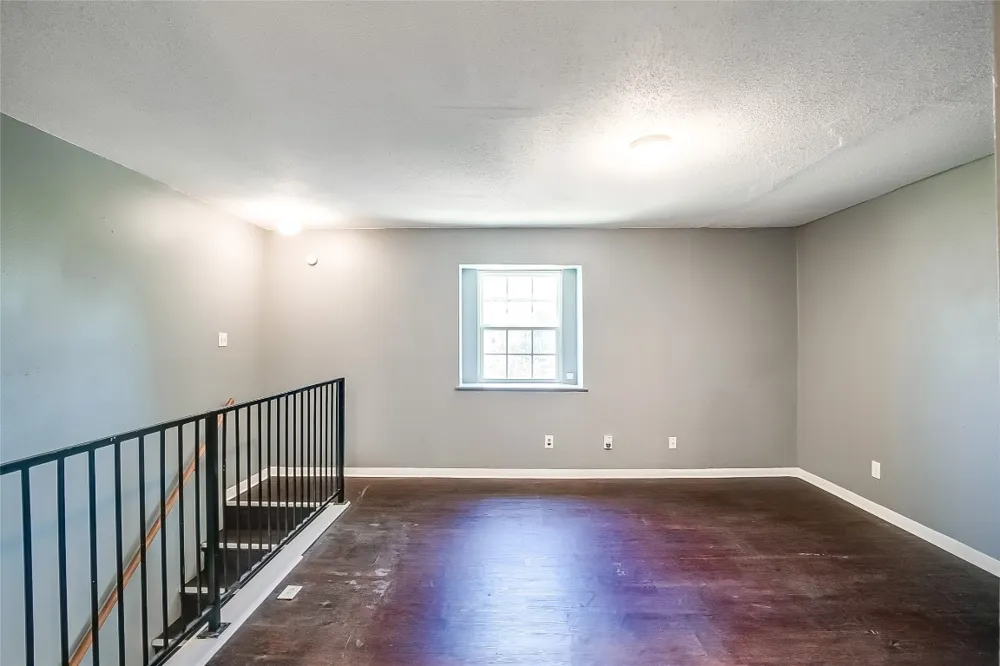 2215 Missionhill Drive #104 Austin, TX 78741