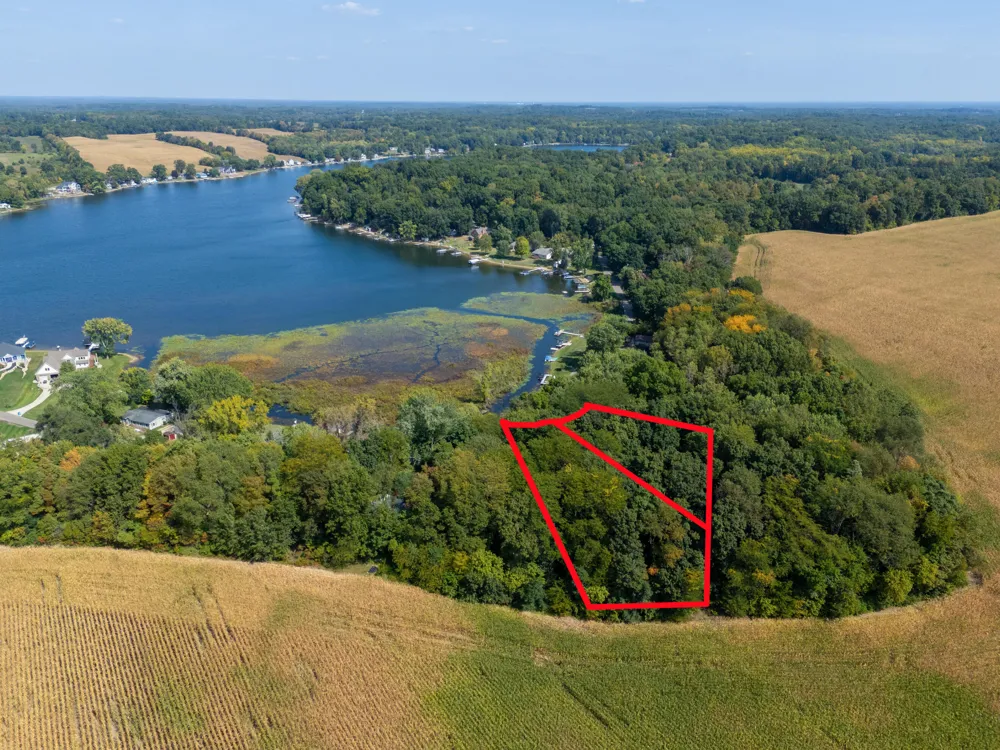 44 Walnut Drive Three Rivers, MI 49093