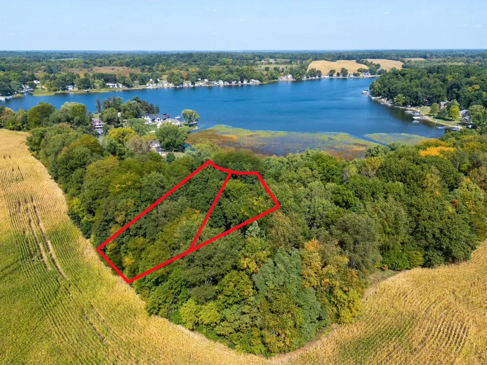 44 Walnut Drive Three Rivers, MI 49093