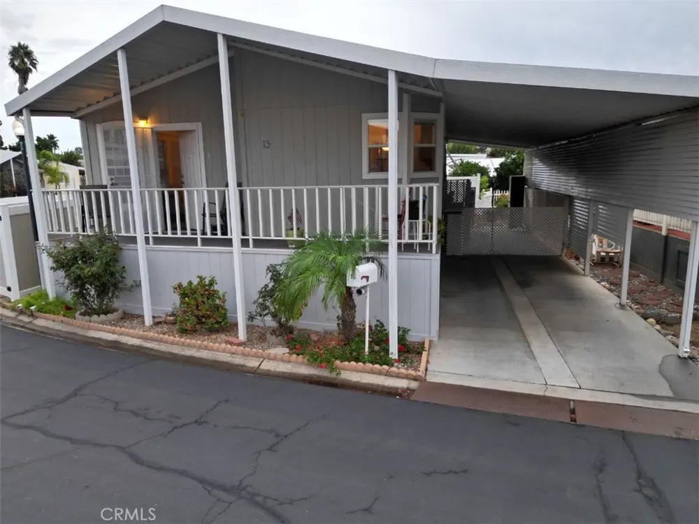1001 S Hale Avenue #13 Escondido, CA 92029