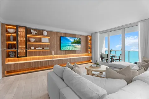 2301 Collins Ave #1523-24