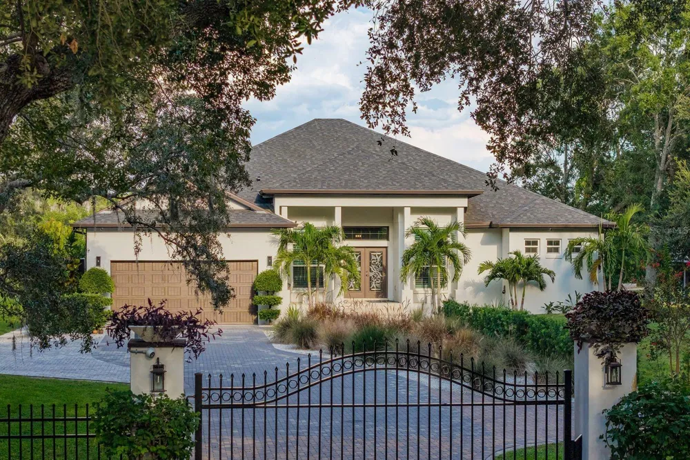 7811 BAY DRIVE #A Tampa, FL 33635