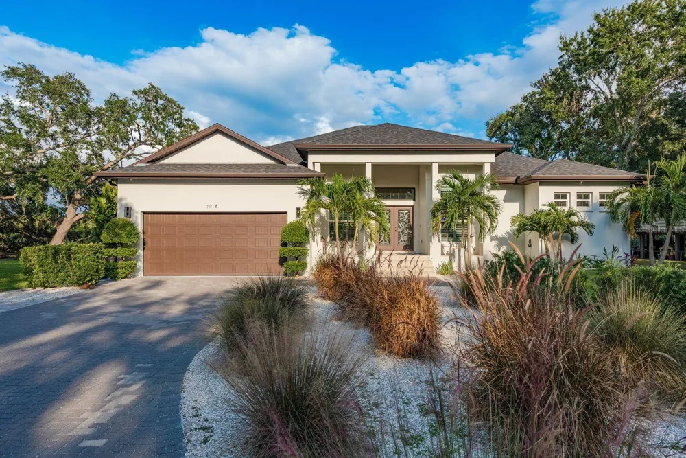 7811 BAY DRIVE #A Tampa, FL 33635