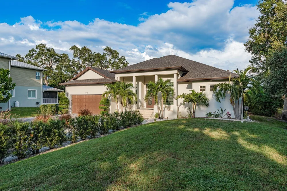 7811 BAY DRIVE #A Tampa, FL 33635