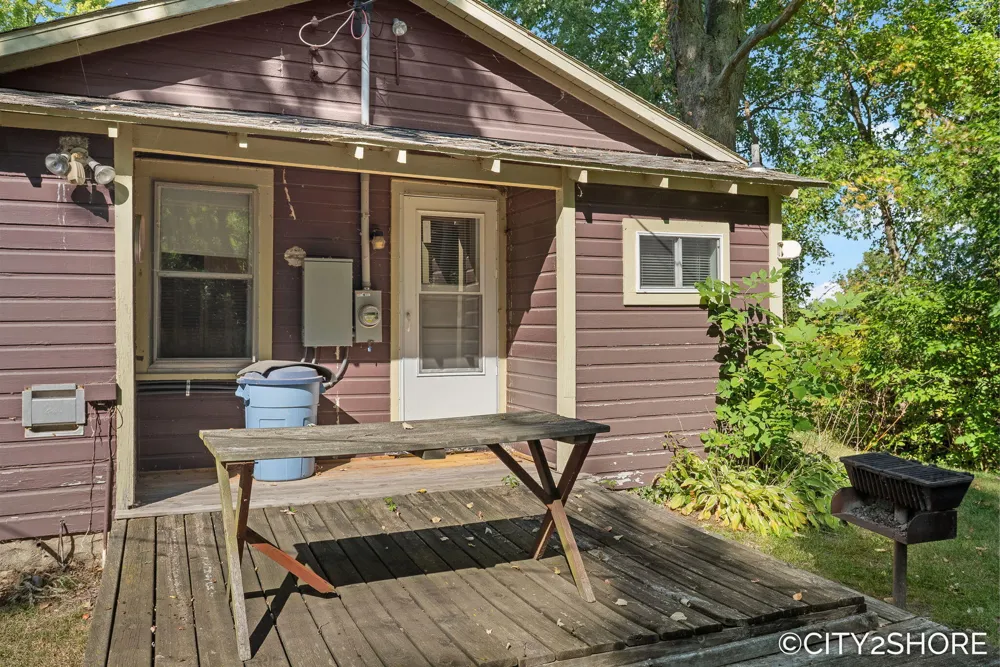 5964 122nd Avenue Fennville, MI 49408