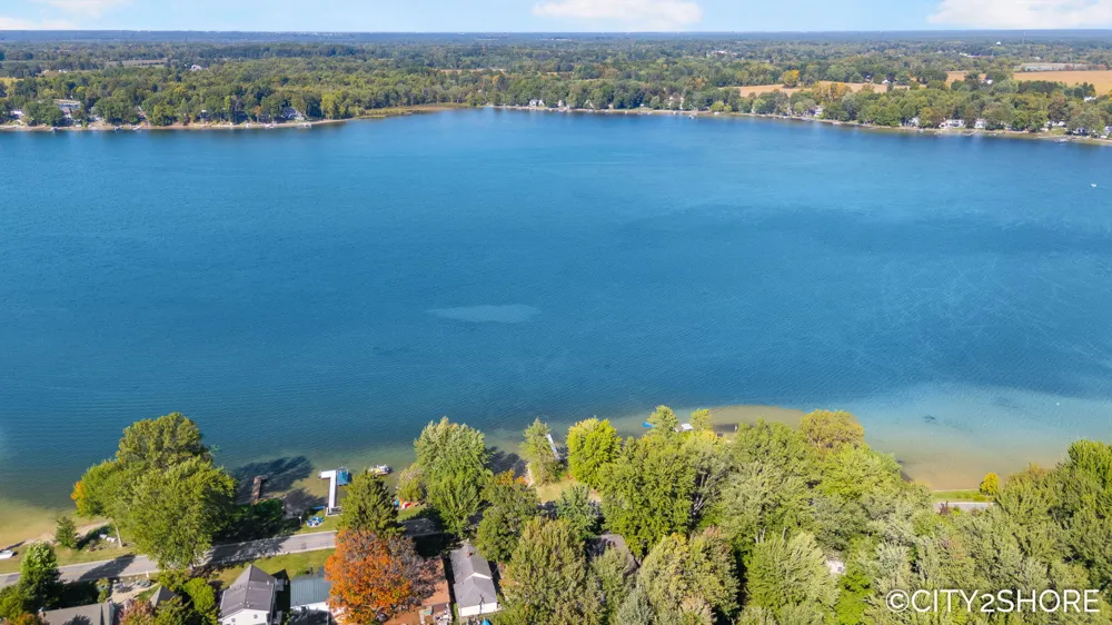 5964 122nd Avenue Fennville, MI 49408
