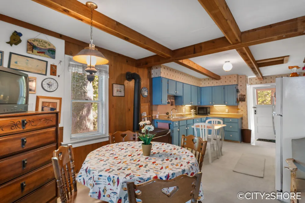 5964 122nd Avenue Fennville, MI 49408