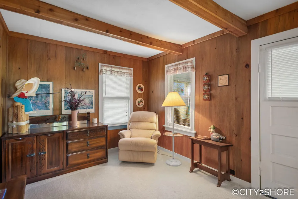 5964 122nd Avenue Fennville, MI 49408