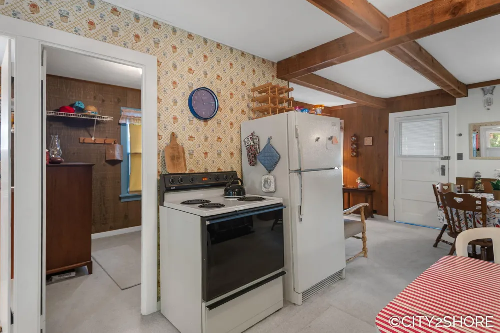 5964 122nd Avenue Fennville, MI 49408
