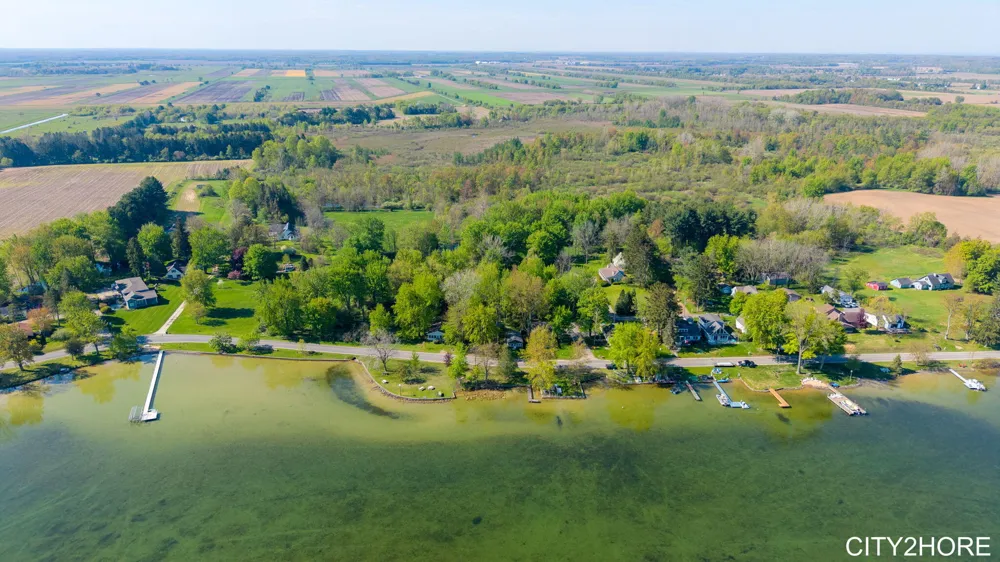 5964 122nd Avenue Fennville, MI 49408