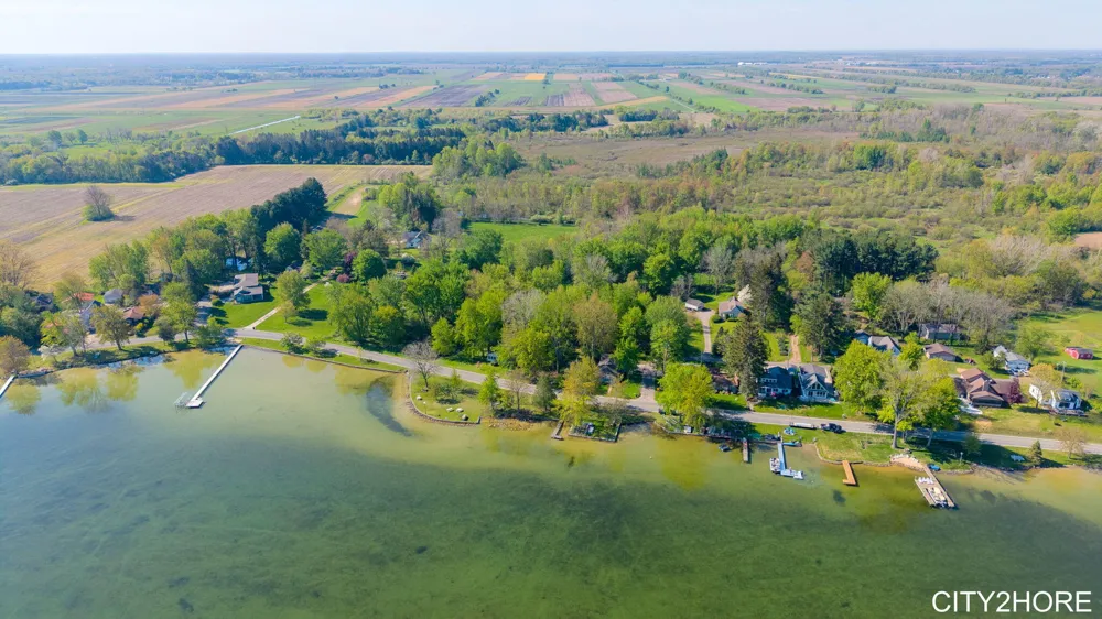 5964 122nd Avenue Fennville, MI 49408
