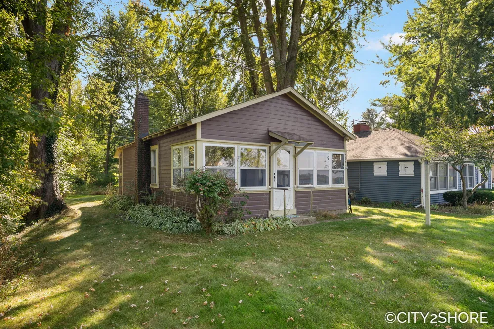 5964 122nd Avenue Fennville, MI 49408