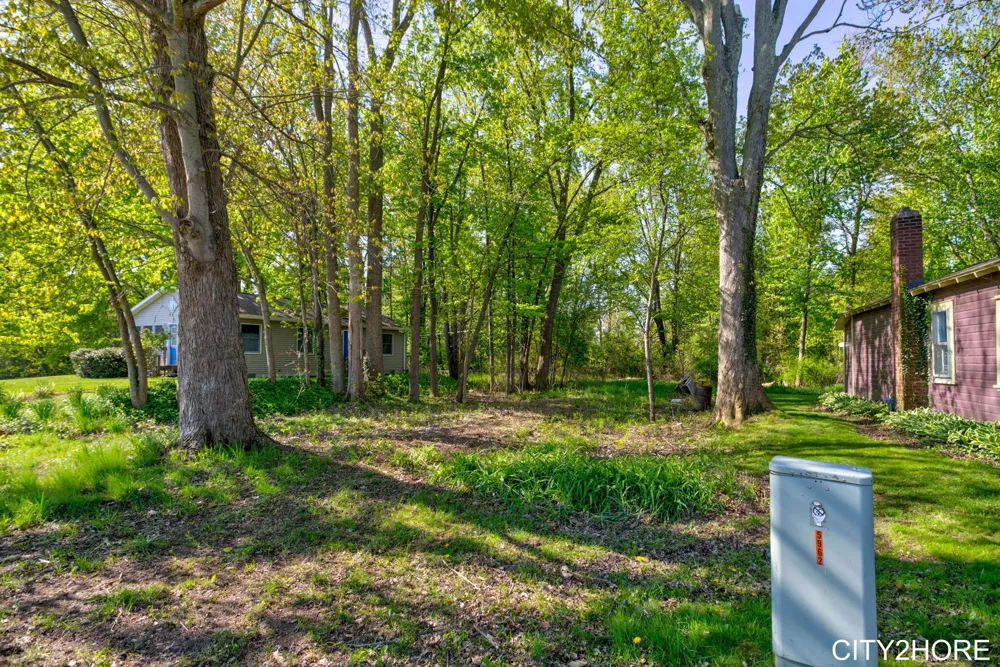5964 122nd Avenue Fennville, MI 49408