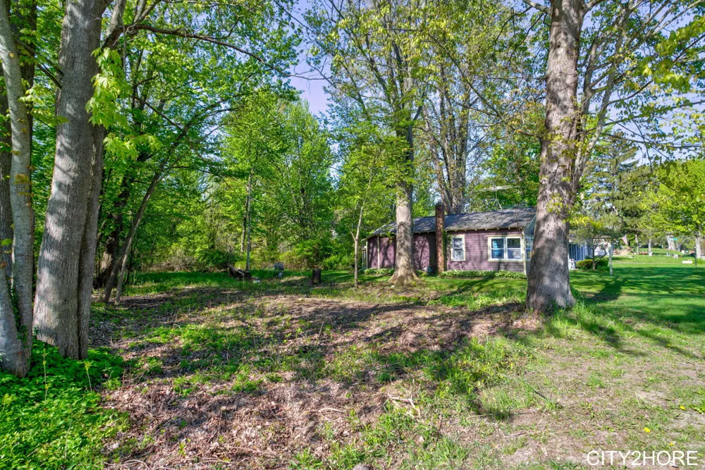 5964 122nd Avenue Fennville, MI 49408