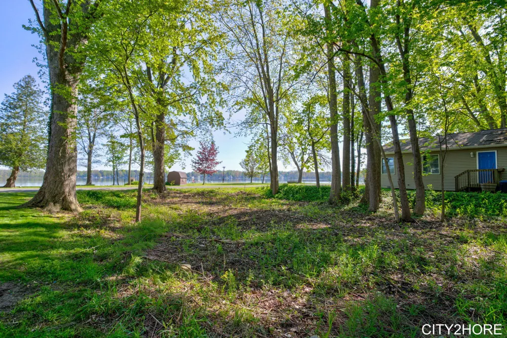 5964 122nd Avenue Fennville, MI 49408