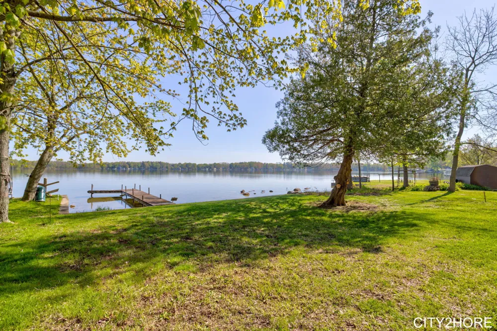 5964 122nd Avenue Fennville, MI 49408