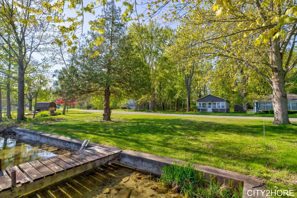 5964 122nd Avenue Fennville, MI 49408