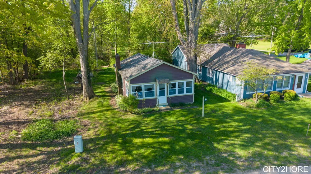 5964 122nd Avenue Fennville, MI 49408