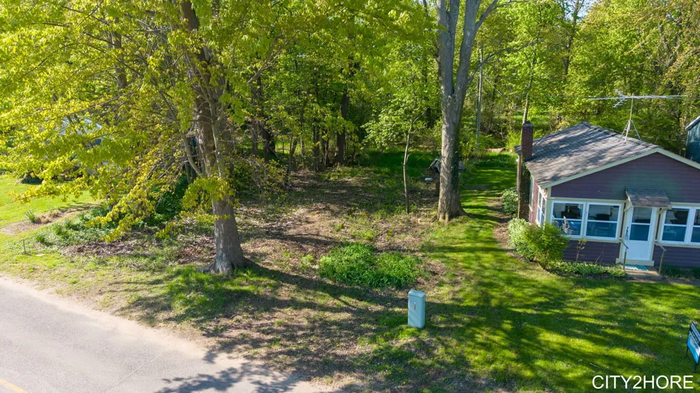 5964 122nd Avenue Fennville, MI 49408