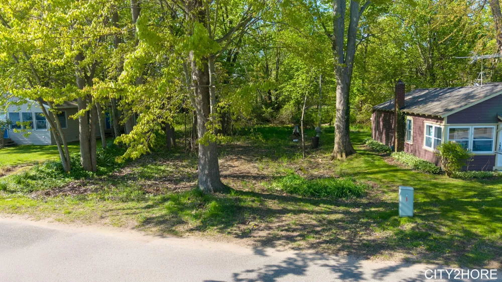 5964 122nd Avenue Fennville, MI 49408