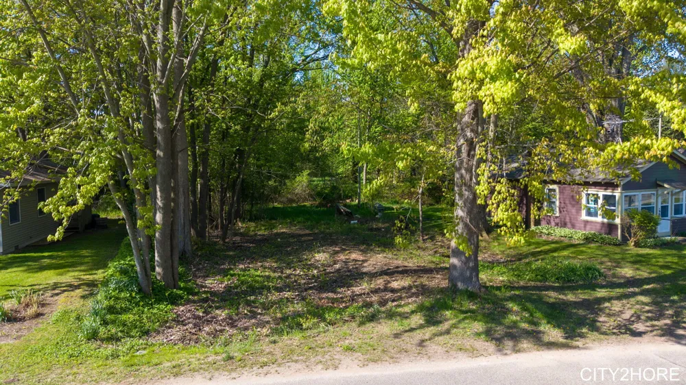5964 122nd Avenue Fennville, MI 49408