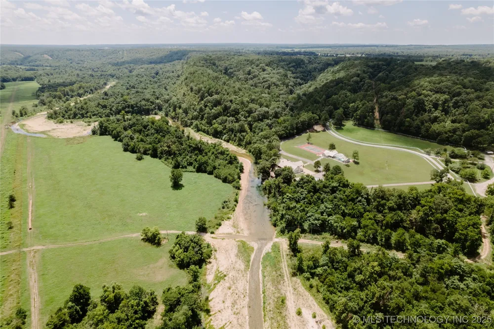 4100 430 ROAD Locust Grove, OK 74352