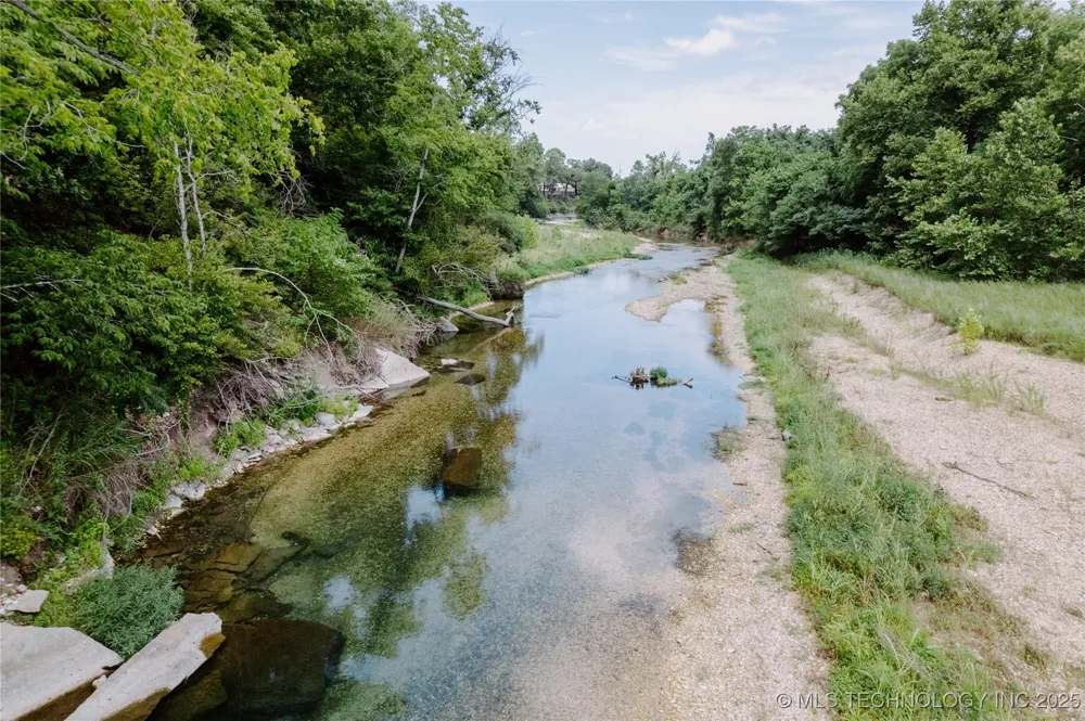 4100 430 ROAD Locust Grove, OK 74352