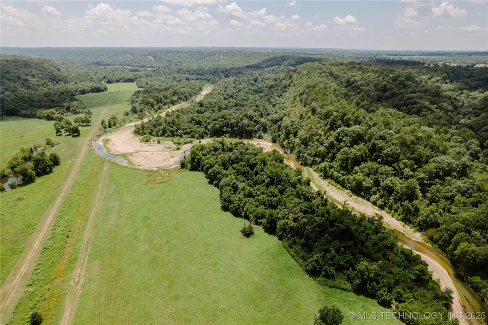 4100 430 ROAD Locust Grove, OK 74352
