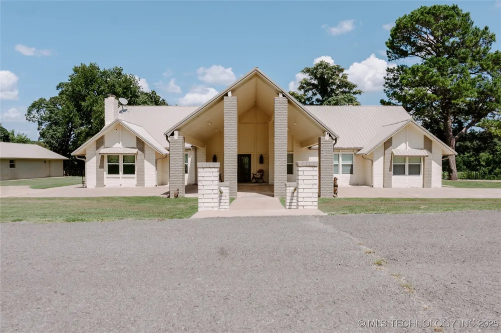 4100 430 ROAD Locust Grove, OK 74352