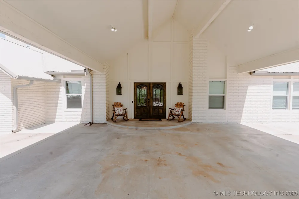 4100 430 ROAD Locust Grove, OK 74352