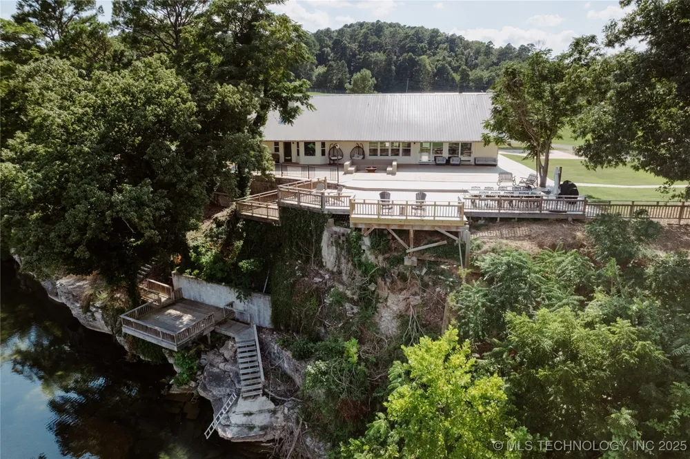 4100 430 ROAD Locust Grove, OK 74352