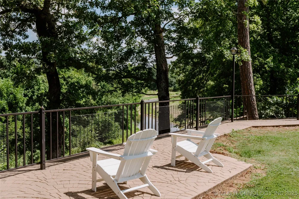 4100 430 ROAD Locust Grove, OK 74352