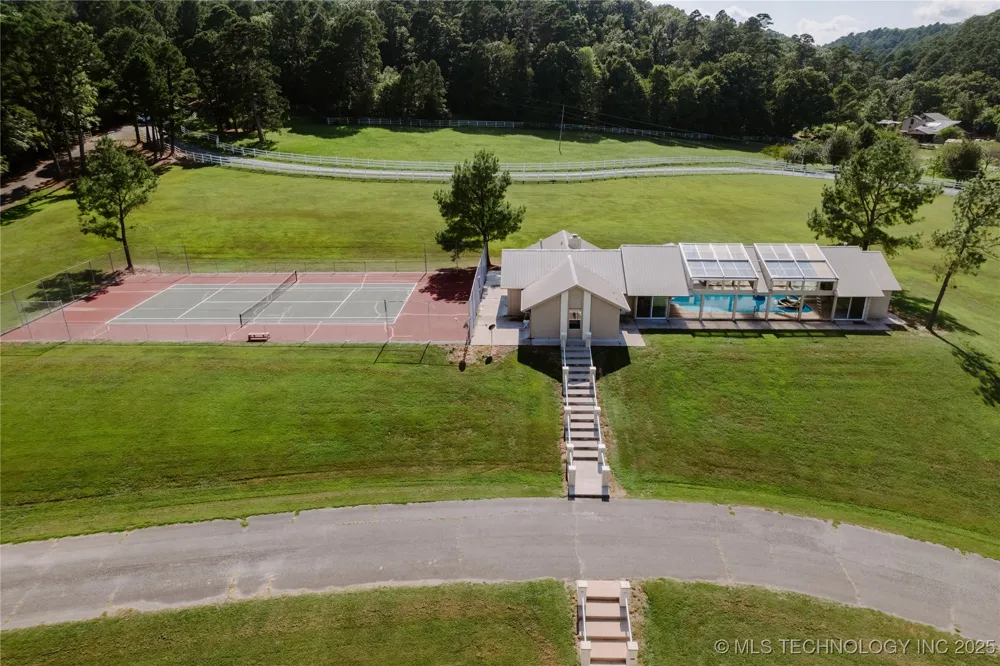 4100 430 ROAD Locust Grove, OK 74352