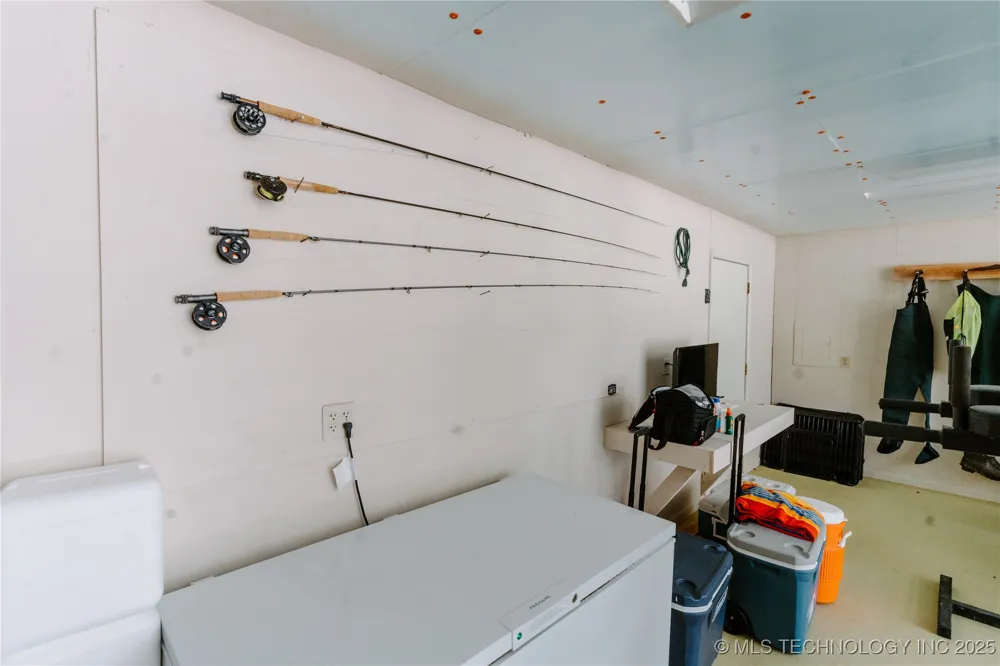 4100 430 ROAD Locust Grove, OK 74352