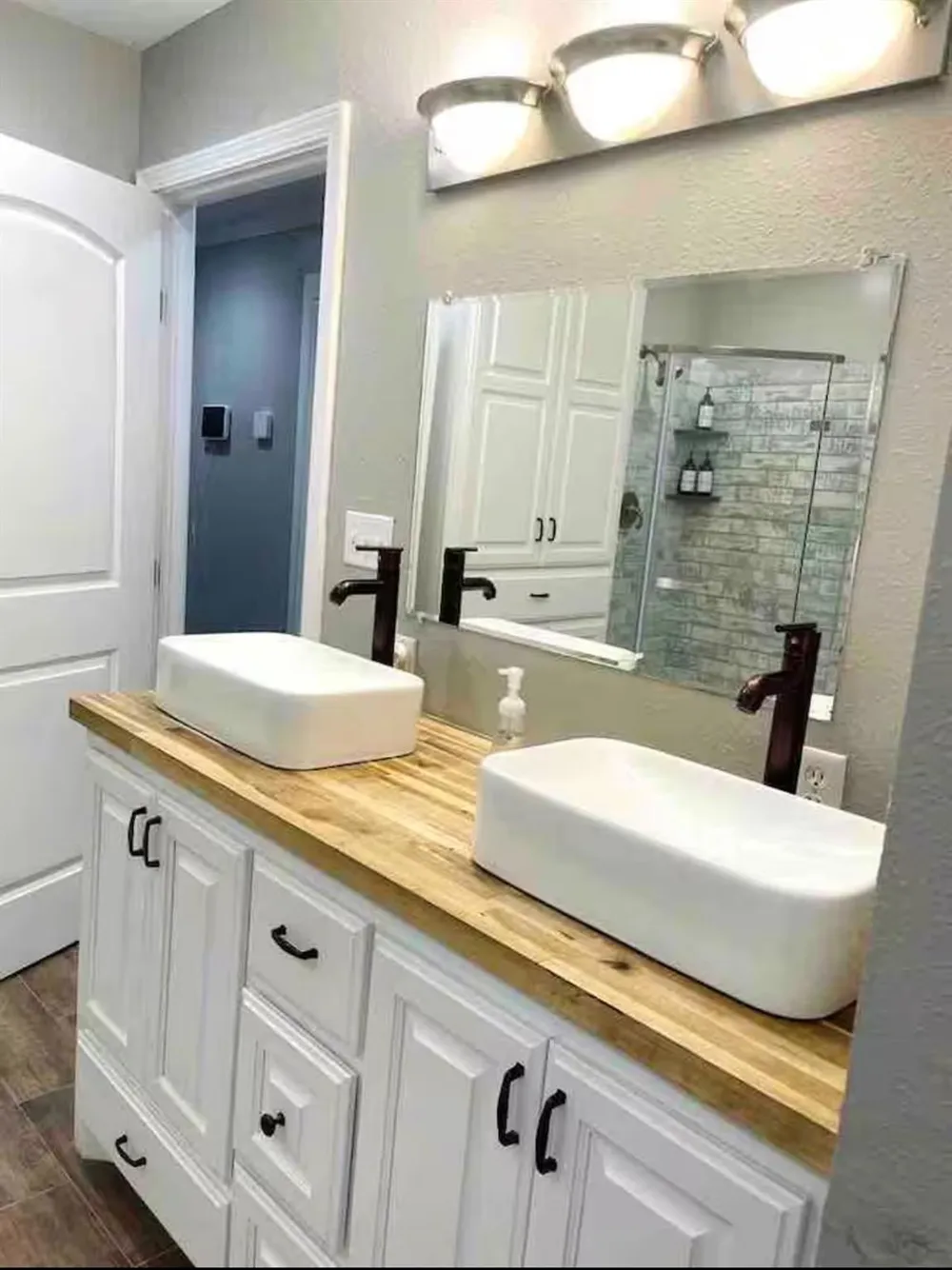 3103 Monroe St Nederland, TX 77627