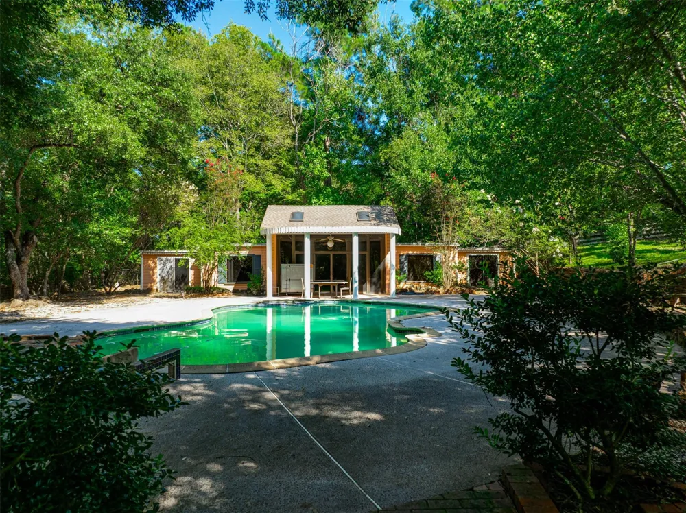 2900 S Robertson Avenue Tyler, TX 75701
