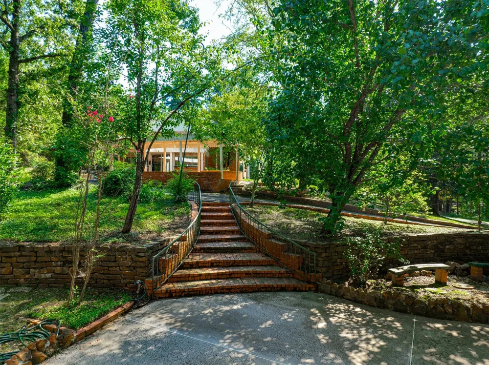 2900 S Robertson Avenue Tyler, TX 75701