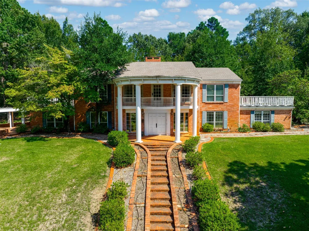 2900 S Robertson Avenue Tyler, TX 75701