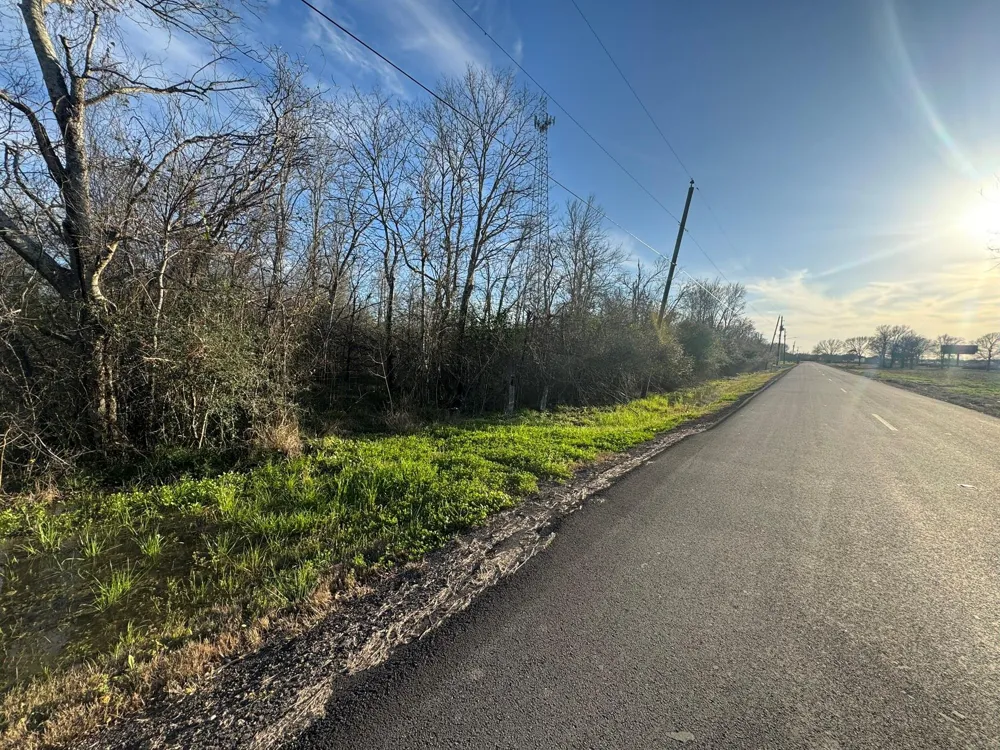 13622 Charlie Roberts Road Kendleton, TX 77451