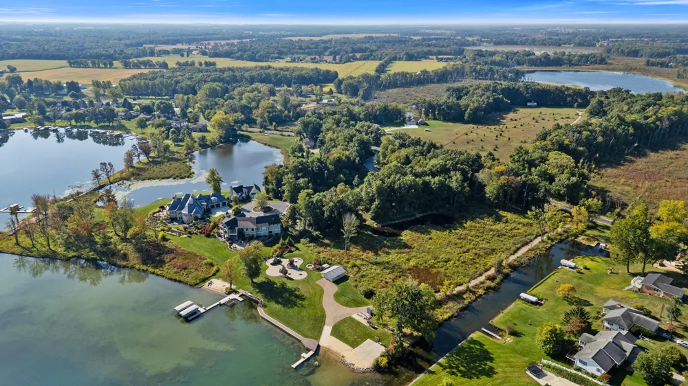 12260 Crowne Pointe Drive ##10 Vicksburg, MI 49097
