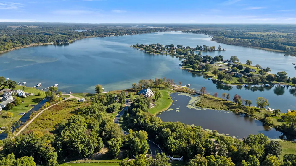 12260 Crowne Pointe Drive ##10 Vicksburg, MI 49097