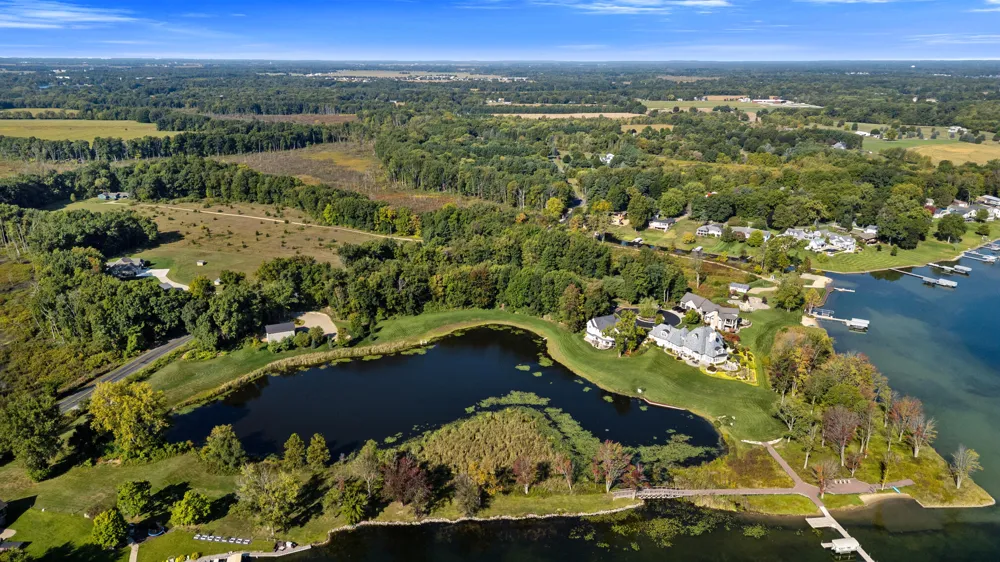 12260 Crowne Pointe Drive ##10 Vicksburg, MI 49097