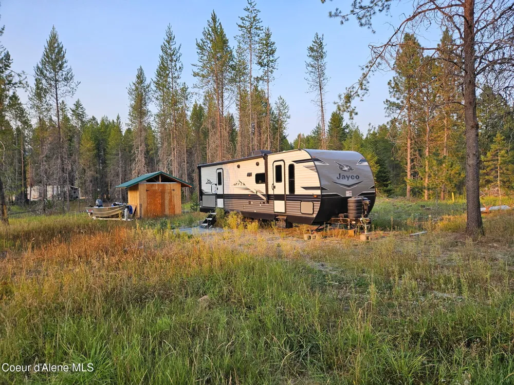 461 Bear Road Priest River, ID 83856