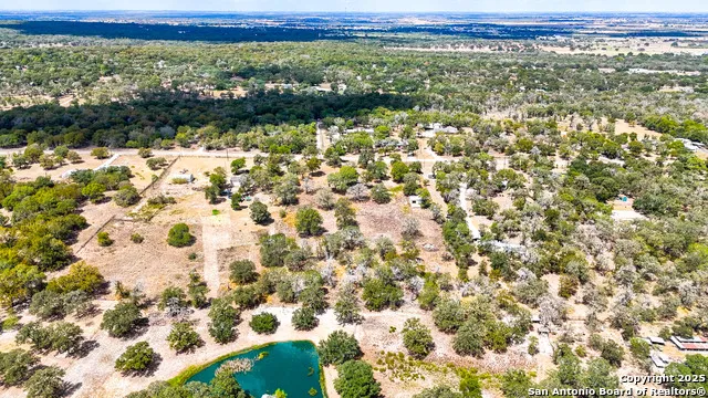141 Oak Hill La Vernia, TX 78121