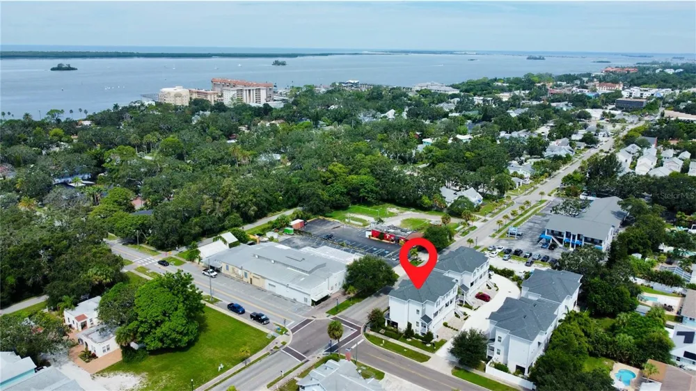 510 DOUGLAS PLACE Dunedin, FL 34698