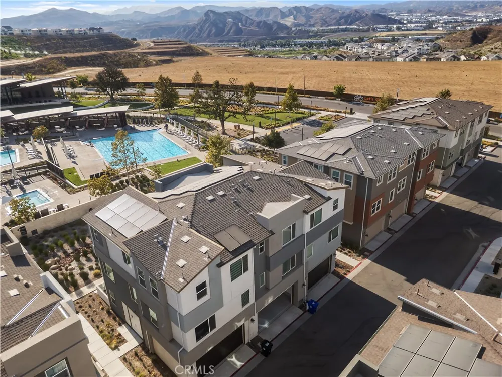 27579 Sanctuary Ct. Valencia, CA 91381