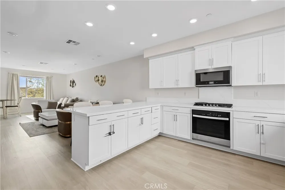 27579 Sanctuary Ct. Valencia, CA 91381