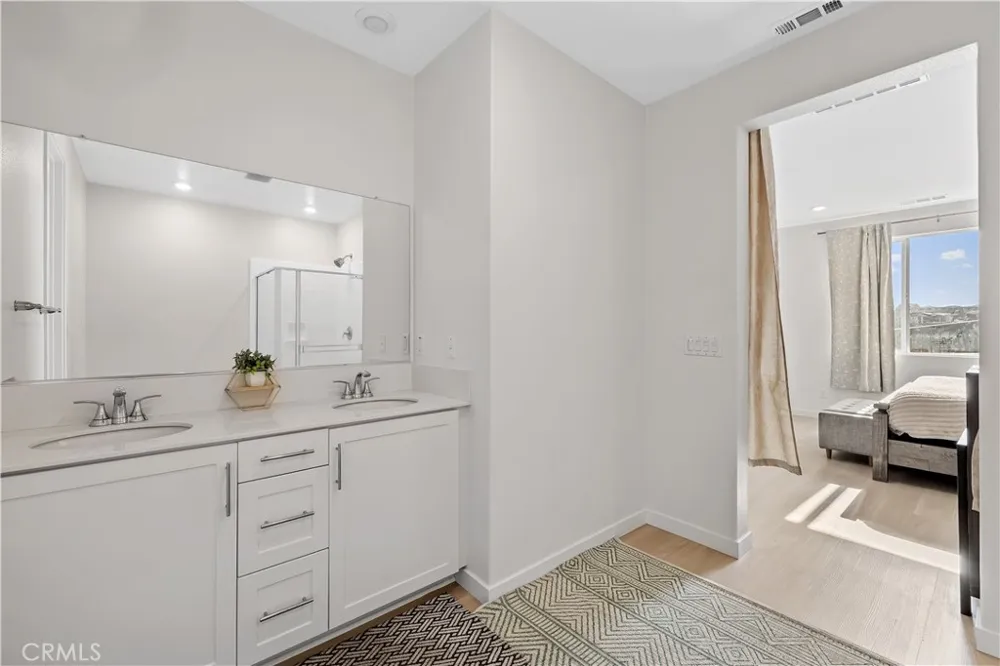 27579 Sanctuary Ct. Valencia, CA 91381