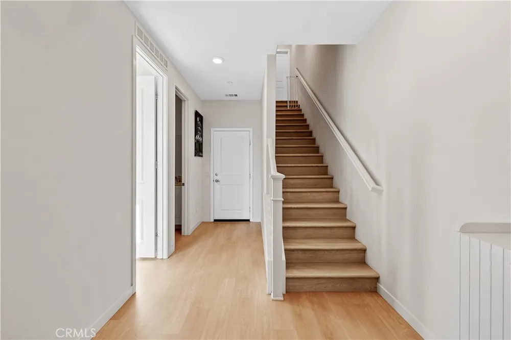 27579 Sanctuary Ct. Valencia, CA 91381