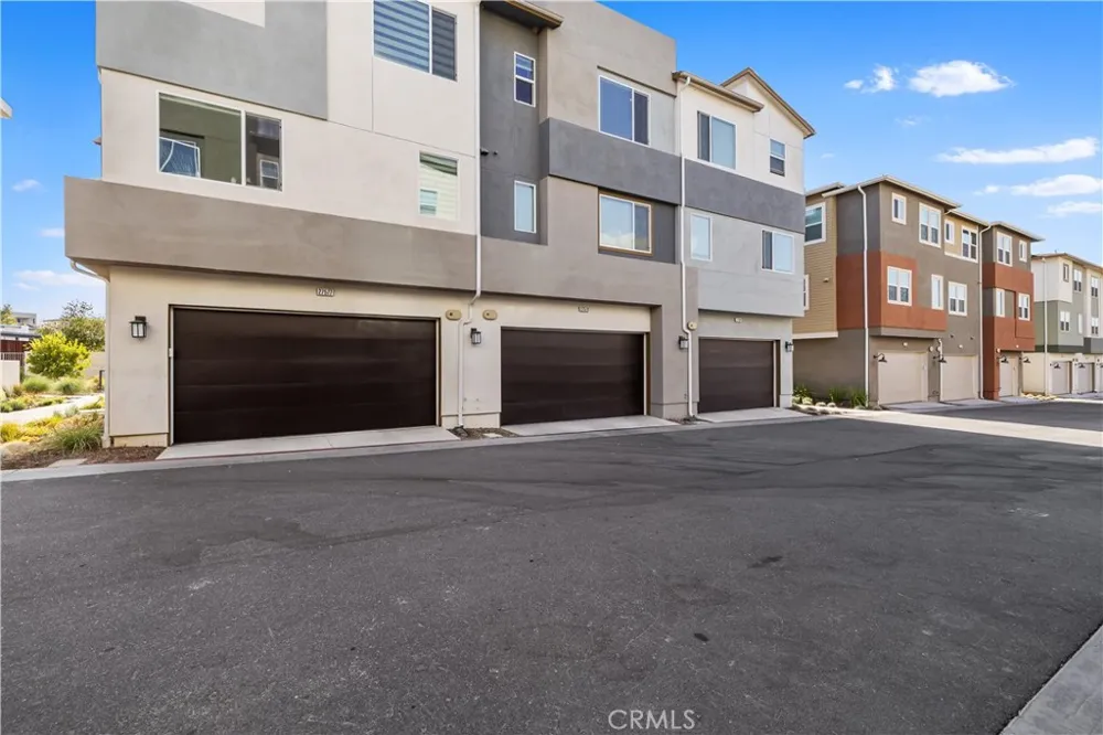 27579 Sanctuary Ct. Valencia, CA 91381